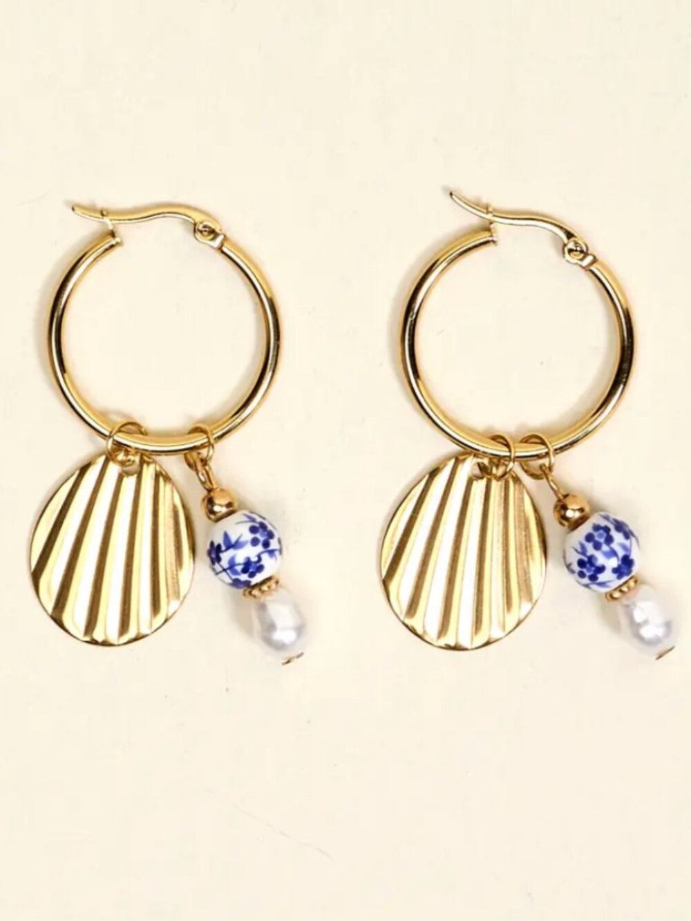 Signature Hoop Earrings–Shell Belle